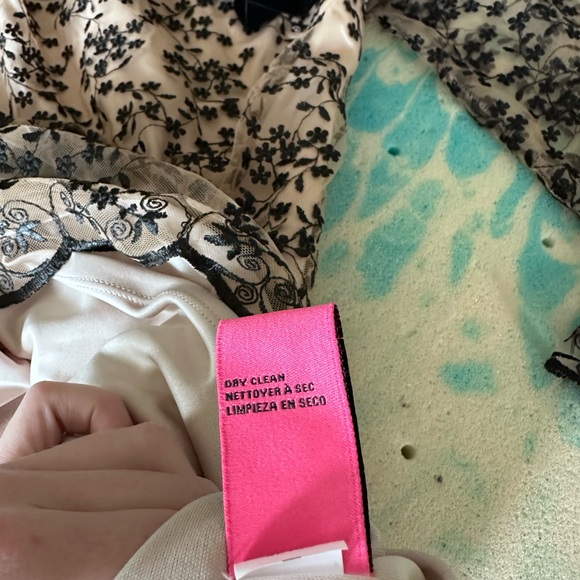 Betsey Johnson beige nude cream with black lace overlay shift dress size 6 tie - Picture 5 of 6